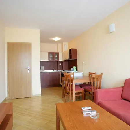 Paradise Dreams Apartcomplex 圣弗拉斯